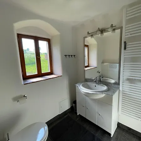 Kellerstoeckl Dorrer Naehe Mit Schwimmteich *